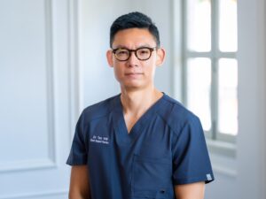 Dr Tan Wee Boon. Thyroid, endorcine and hernia surgeon in Singapore